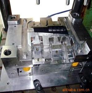 中山市小榄镇亮成模具塑料厂 一站式模具与加工解决方案